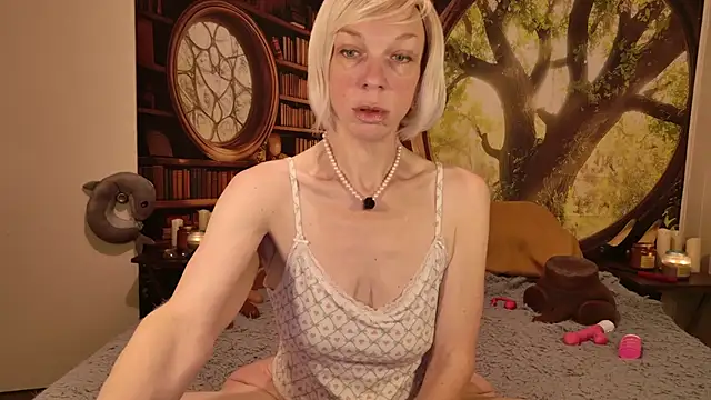 HaileeAtHome online show from July 23, 11:30 am