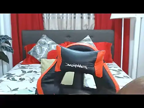 Snapshot of MarielRose143 chatting on May 19, 4:24 pm MarielRose143 online show from May 19, 4:24 pm