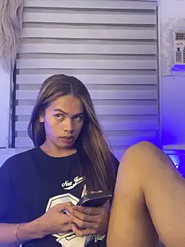 Snapshot of serpenthena_goddess chatting on October 26, 4:24 pm serpenthena goddess online show from October 26, 4:24 pm