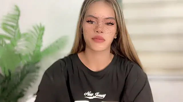 Snapshot of serpenthena_goddess chatting on October 27, 7:45 am serpenthena goddess online show from October 27, 7:45 am