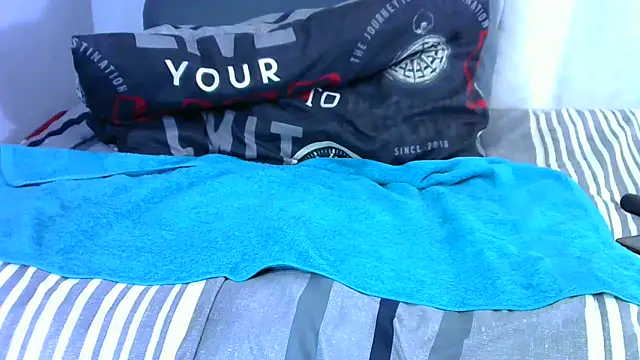 Snapshot of shy-lillyX22 chatting on October 20, 2:45 am shy-lillyX22 online show from October 20, 2:45 am