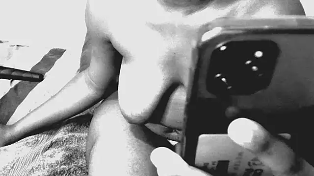 Snapshot of shy-lillyX22 chatting on November 26, 8:43 pm shy-lillyX22 online show from November 26, 8:43 pm