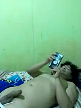 Snapshot of 3-11A chatting on December 14, 6:52 am 3-11A online show from December 14, 6:52 am