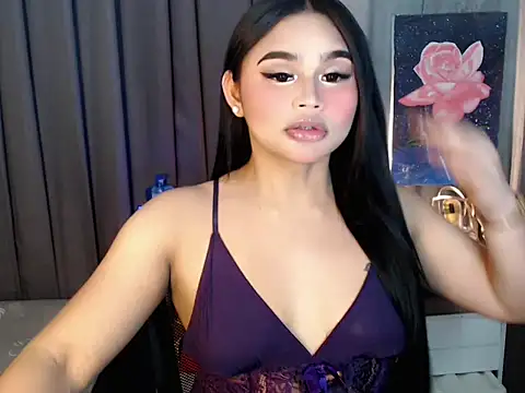 Snapshot of Candice_cummer chatting on July 25, 6:05 pm Candice cummer online show from July 25, 6:05 pm