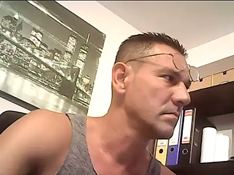 Snapshot of mastercharisma35 chatting on September 10, 10:15 am mastercharisma35 online show from September 10, 10:15 am