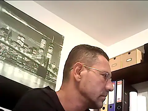 Snapshot of mastercharisma35 chatting on September 22, 10:28 am mastercharisma35 online show from September 22, 10:28 am