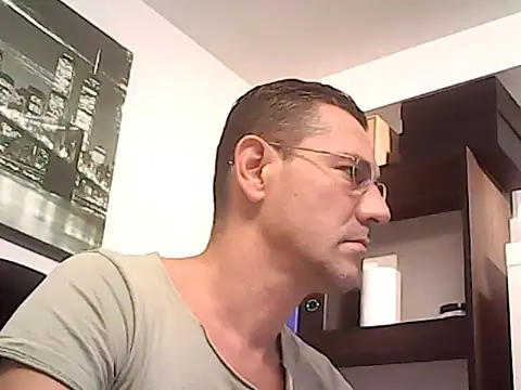 Snapshot of mastercharisma35 chatting on October 6, 10:02 am mastercharisma35 online show from October 6, 10:02 am