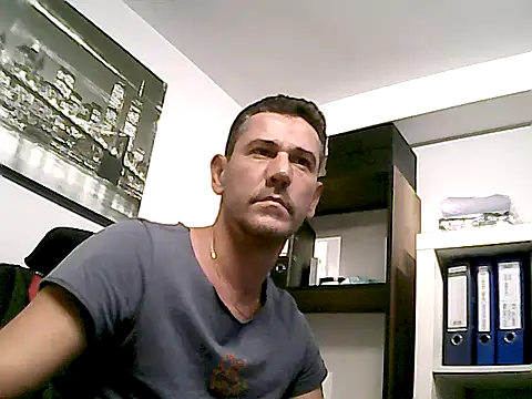 Snapshot of mastercharisma35 chatting on November 5, 10:04 am mastercharisma35 online show from November 5, 10:04 am