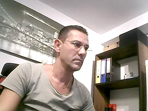 Snapshot of mastercharisma35 chatting on November 20, 1:11 pm mastercharisma35 online show from November 20, 1:11 pm