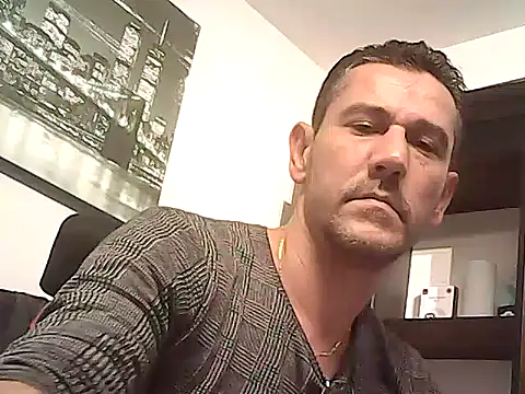 Snapshot of mastercharisma35 chatting on December 2, 10:53 am mastercharisma35 online show from December 2, 10:53 am