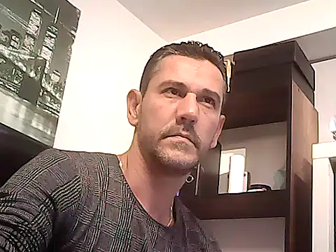 Snapshot of mastercharisma35 chatting on December 4, 3:21 pm mastercharisma35 online show from December 4, 3:21 pm