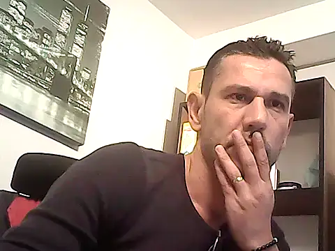 Snapshot of mastercharisma35 chatting on December 19, 12:12 pm mastercharisma35 online show from December 19, 12:12 pm