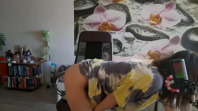 jenny  cutey online show from February 18, 4:19 am