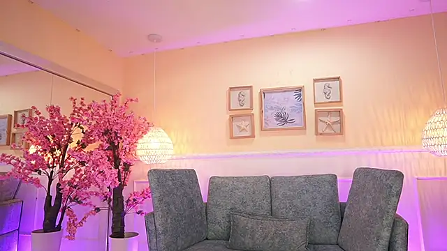 NicoleCrawft online show from November 11, 7:36 pm