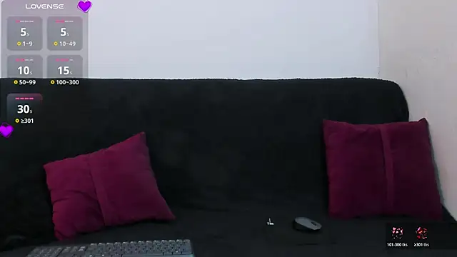 Snapshot of Britney_Rose chatting on June 1, 5:42 am Britney Rose online show from June 1, 5:42 am