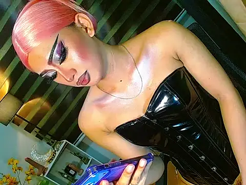 Queen yasii 88 online show from May 17, 12:45 pm