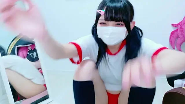 Snapshot of Hina-qp chatting on April 18, 10:41 am Hina-qp online show from April 18, 10:41 am