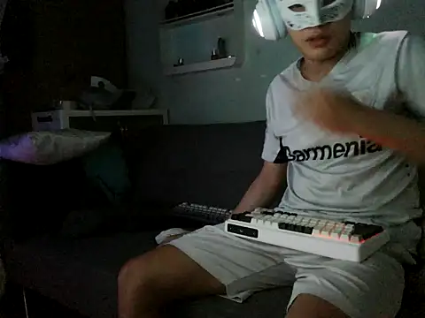 Snapshot of boyhigh1997 chatting on May 31, 5:31 pm boyhigh1997 online show from May 31, 5:31 pm