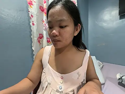 Snapshot of princess_janine chatting on May 21, 2:02 pm princess janine online show from May 21, 2:02 pm