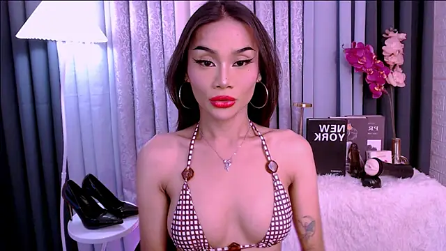 Snapshot of Coka_bella chatting on June 22, 10:51 pm Coka bella online show from June 22, 10:51 pm