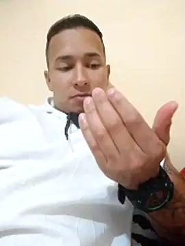 Snapshot of Jackson1306 chatting on November 10, 8:19 pm Jackson1306 online show from November 10, 8:19 pm