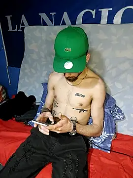 Snapshot of Demian24_ chatting on September 19, 12:45 am Demian24  online show from September 19, 12:45 am