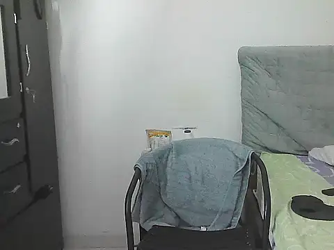 Snapshot of morenocabro10 chatting on May 3, 6:58 pm morenocabro10 online show from May 3, 6:58 pm