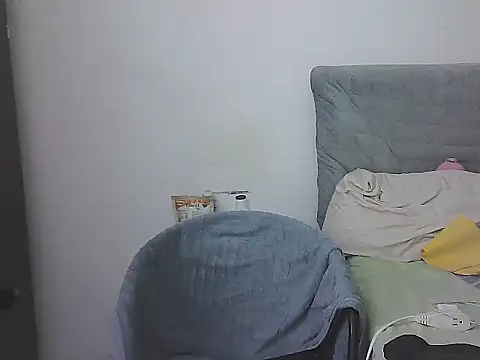 Snapshot of morenocabro10 chatting on May 6, 11:32 pm morenocabro10 online show from May 6, 11:32 pm