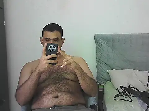 Snapshot of morenocabro10 chatting on May 17, 3:04 am morenocabro10 online show from May 17, 3:04 am