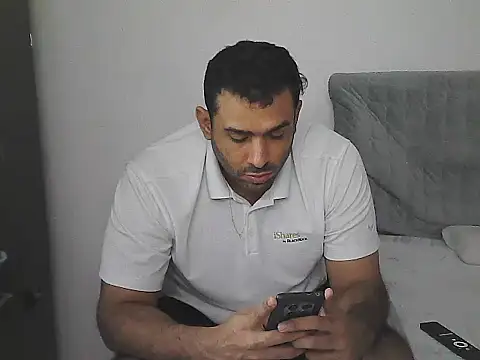 Snapshot of morenocabro10 chatting on May 31, 4:31 am morenocabro10 online show from May 31, 4:31 am