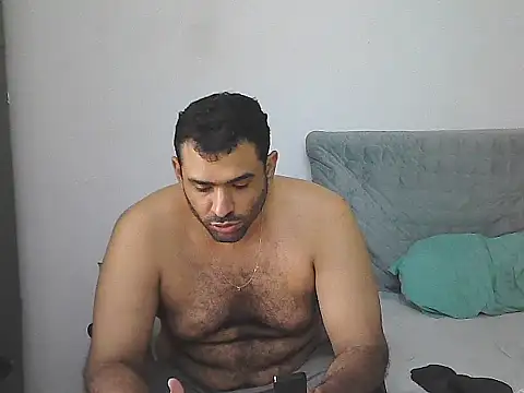 Snapshot of morenocabro10 chatting on June 3, 3:20 am morenocabro10 online show from June 3, 3:20 am