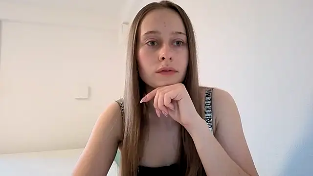 Snapshot of Kisacka chatting on April 19, 5:01 pm Kisacka online show from April 19, 5:01 pm