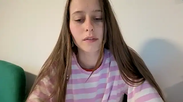 Snapshot of Kisacka chatting on April 20, 3:26 pm Kisacka online show from April 20, 3:26 pm