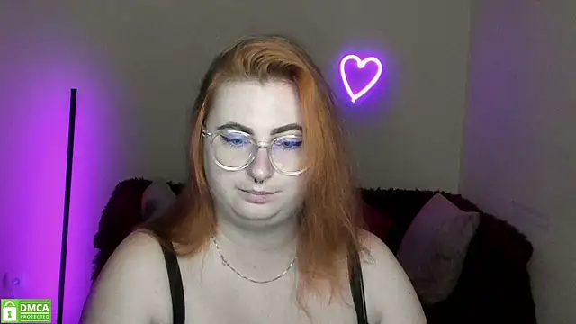 Snapshot of Alicia_love00 chatting on September 18, 5:31 am Alicia love00 online show from September 18, 5:31 am