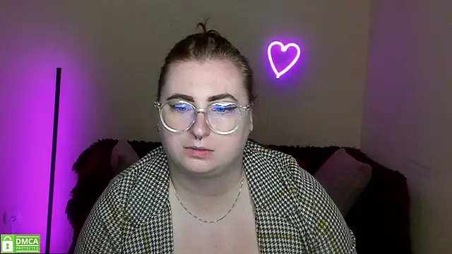 Snapshot of Alicia_love00 chatting on September 23, 5:21 am Alicia love00 online show from September 23, 5:21 am