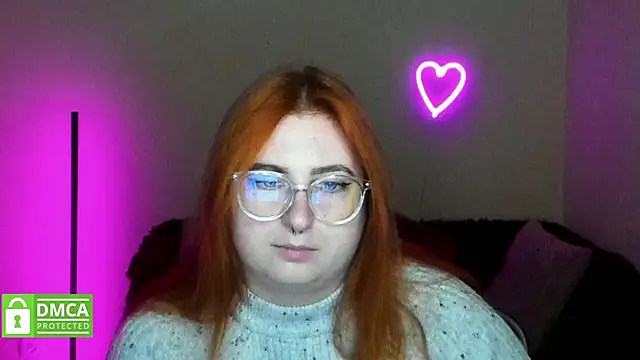 Snapshot of Alicia_love00 chatting on October 14, 5:30 am Alicia love00 online show from October 14, 5:30 am