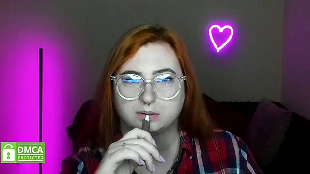 Snapshot of Alicia_love00 chatting on October 17, 5:26 pm Alicia love00 online show from October 17, 5:26 pm