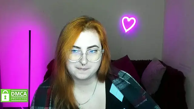 Snapshot of Alicia_love00 chatting on October 28, 6:28 am Alicia love00 online show from October 28, 6:28 am