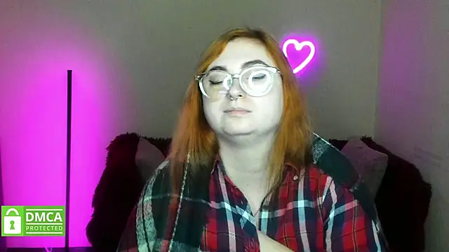 Snapshot of Alicia_love00 chatting on October 31, 6:47 am Alicia love00 online show from October 31, 6:47 am