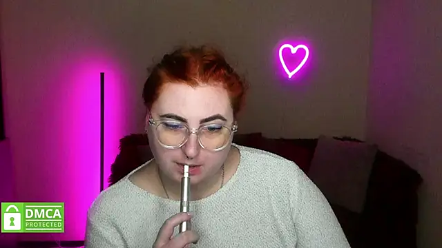 Snapshot of Alicia_love00 chatting on November 2, 6:27 am Alicia love00 online show from November 2, 6:27 am