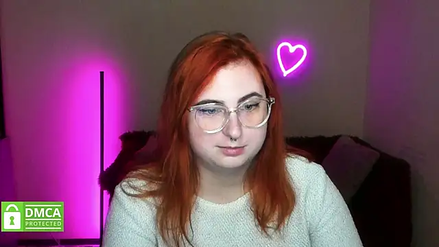 Snapshot of Alicia_love00 chatting on November 6, 6:25 am Alicia love00 online show from November 6, 6:25 am