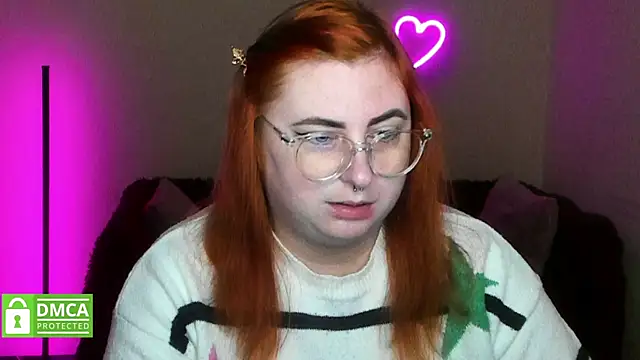 Snapshot of Alicia_love00 chatting on November 13, 6:23 am Alicia love00 online show from November 13, 6:23 am