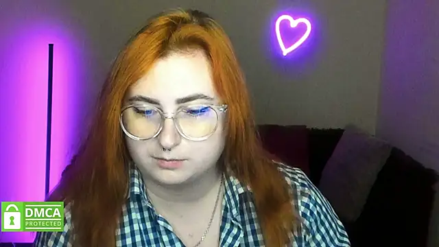 Snapshot of Alicia_love00 chatting on November 21, 6:23 am Alicia love00 online show from November 21, 6:23 am