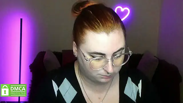 Snapshot of Alicia_love00 chatting on November 22, 6:23 am Alicia love00 online show from November 22, 6:23 am