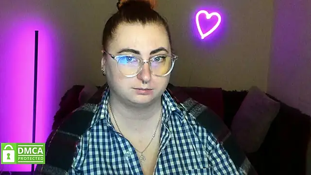 Snapshot of Alicia_love00 chatting on November 25, 6:24 am Alicia love00 online show from November 25, 6:24 am