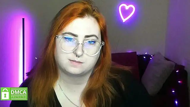 Snapshot of Alicia_love00 chatting on December 14, 6:30 am Alicia love00 online show from December 14, 6:30 am