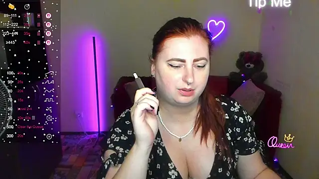 Snapshot of Alicia_love00 chatting on June 24, 11:31 am Alicia love00 online show from June 24, 11:31 am
