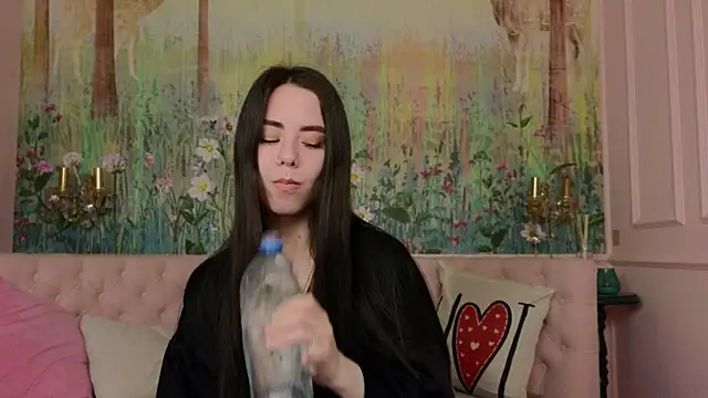Snapshot of IvoryWood_ chatting on June 14, 7:49 pm IvoryWood online show from June 14, 7:49 pm