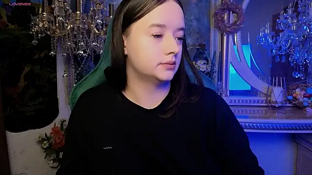 LaraBenson  online show from April 1, 4:48 pm