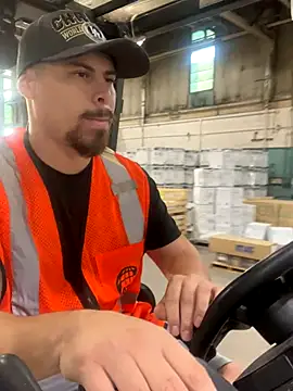 Snapshot of PuttieIn chatting on September 19, 1:01 pm PuttieIn online show from September 19, 1:01 pm